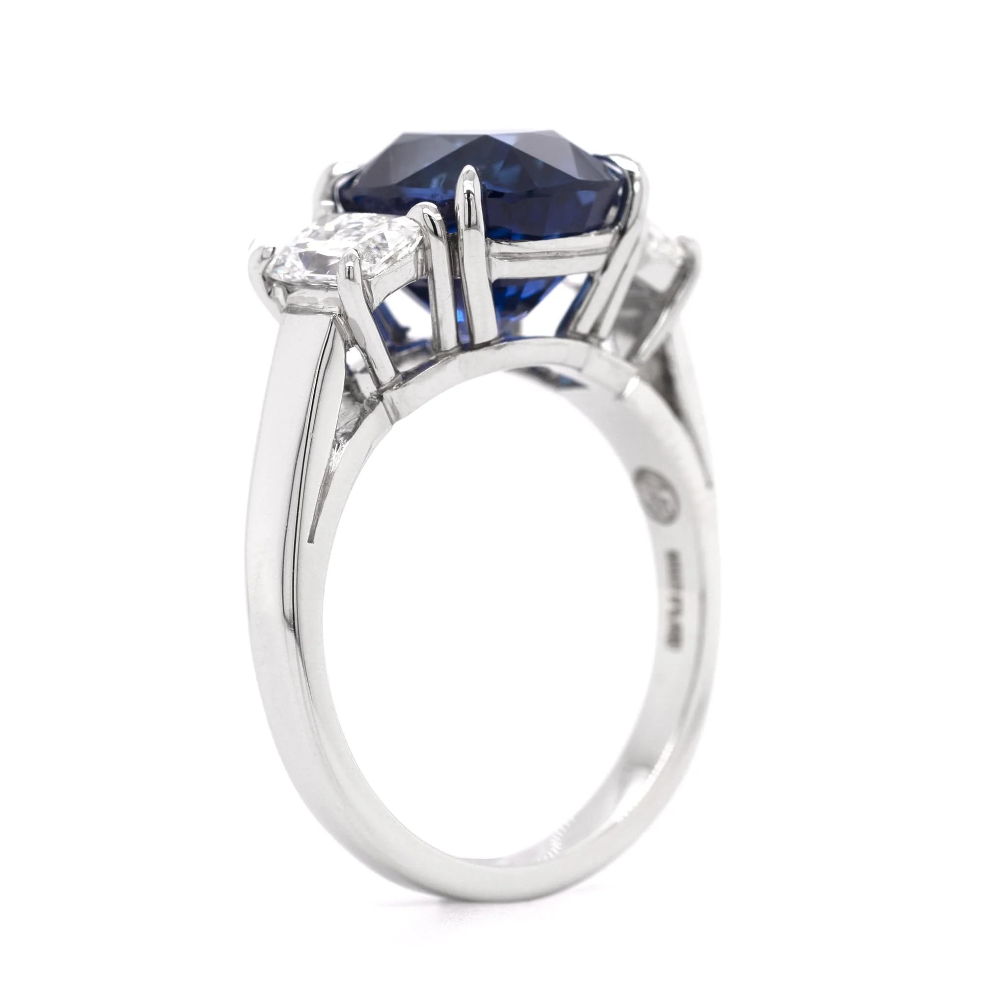 Oscar Heyman Platinum Sapphire and Diamond 3 Stone Ring - Image 3