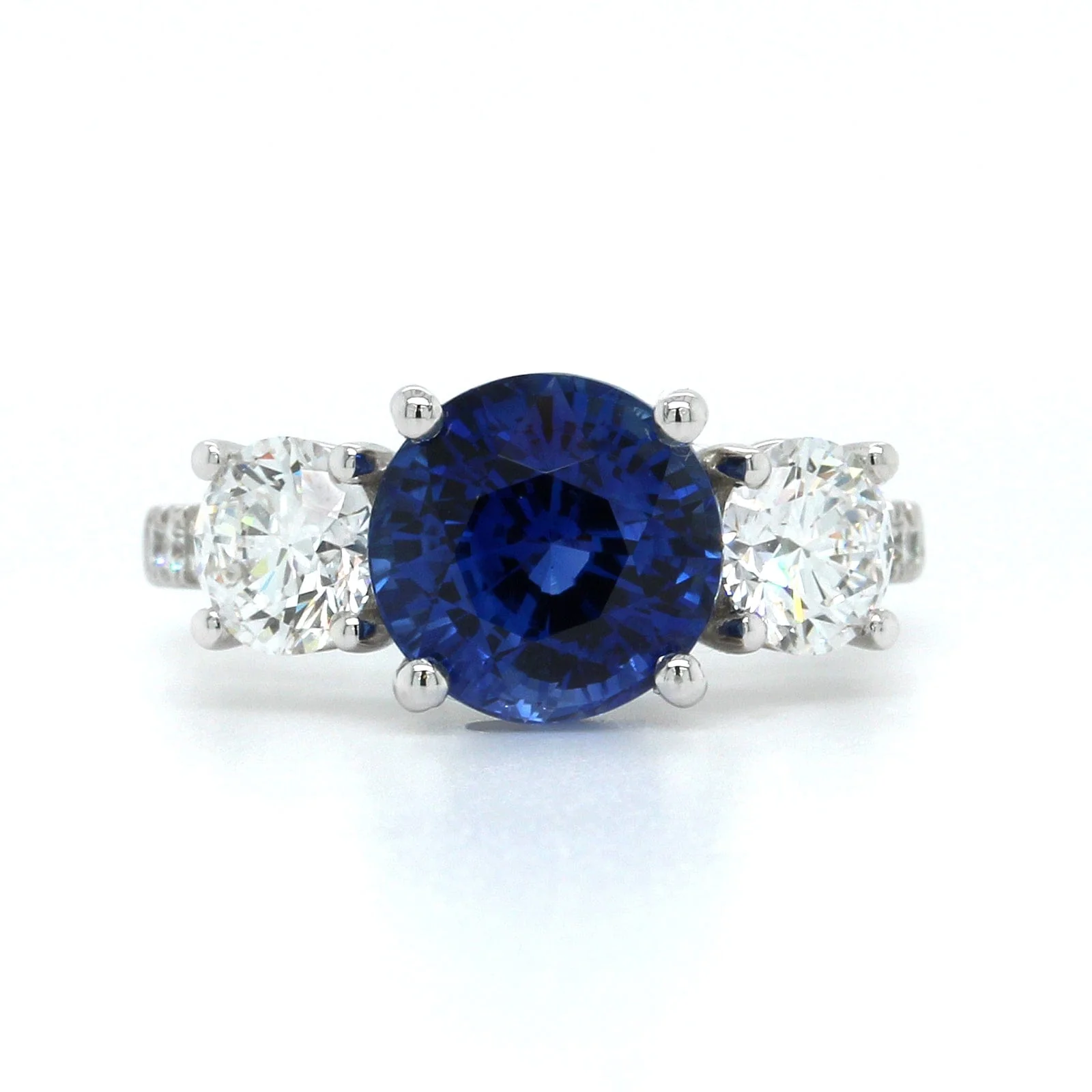 Platinum Round Sapphire Diamond 3 Stone Ring - Image 5