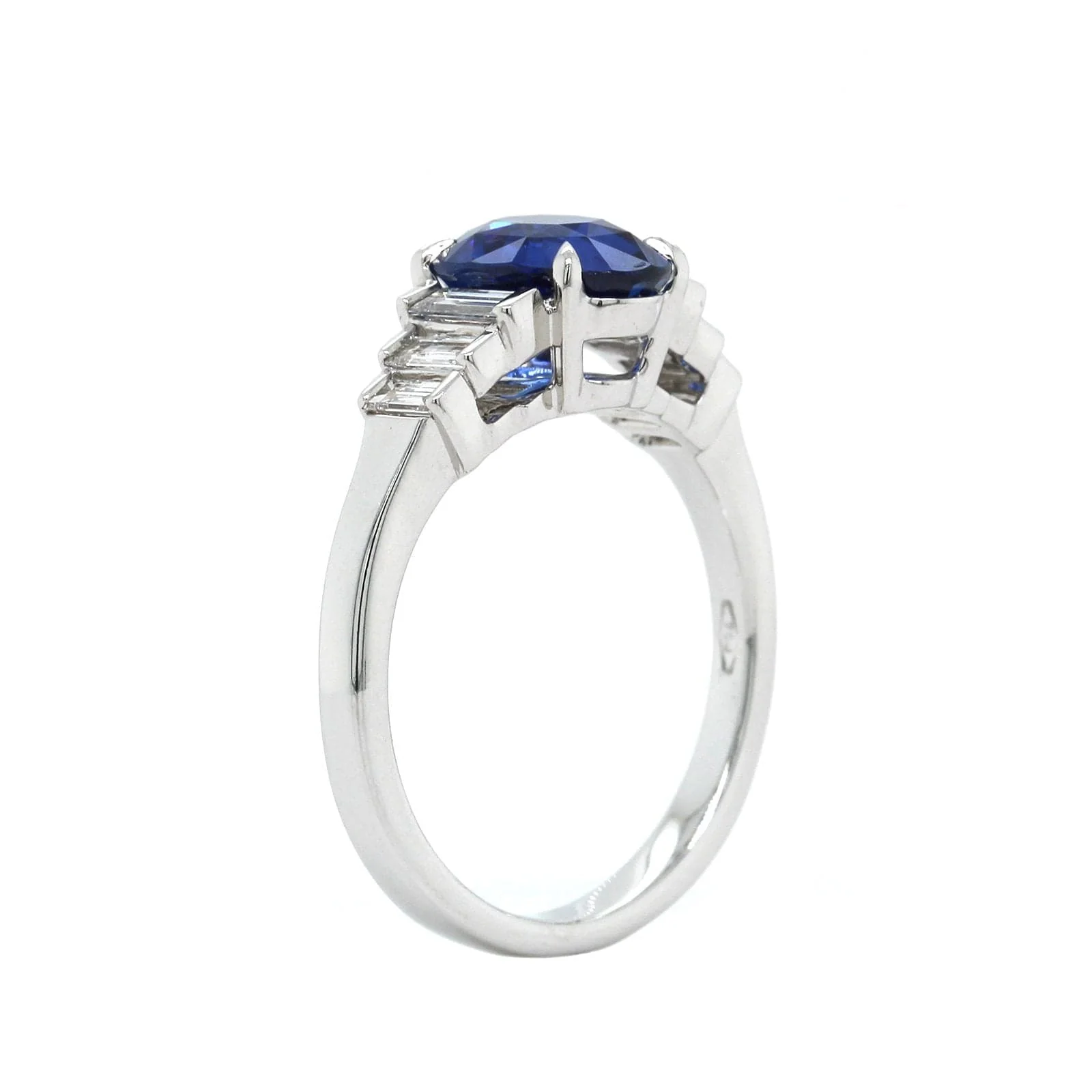18K White Gold Oval Sapphire and Side Baguette Diamond Ring - Image 2