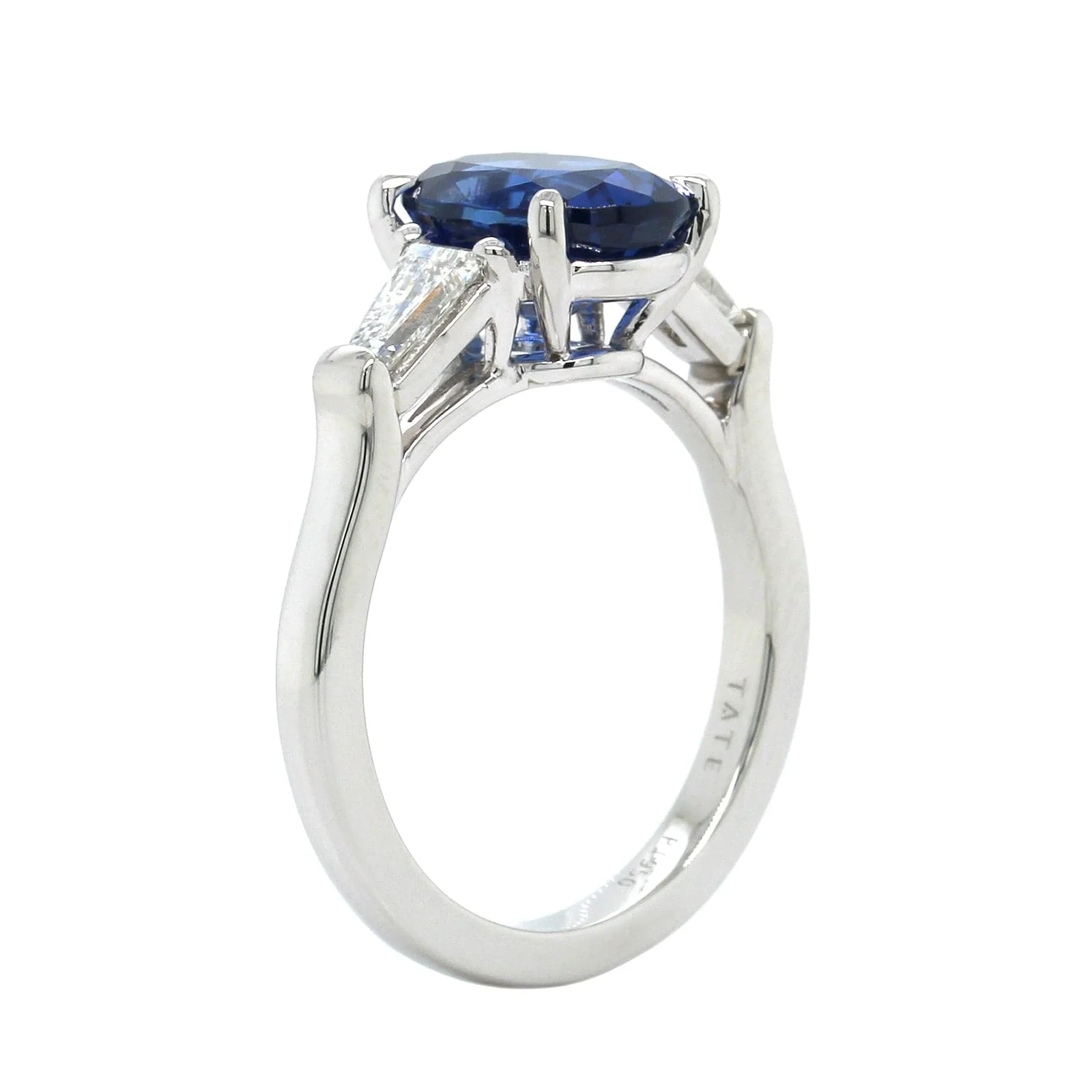 Platinum Oval Sapphire 3 Stone Ring - Image 2