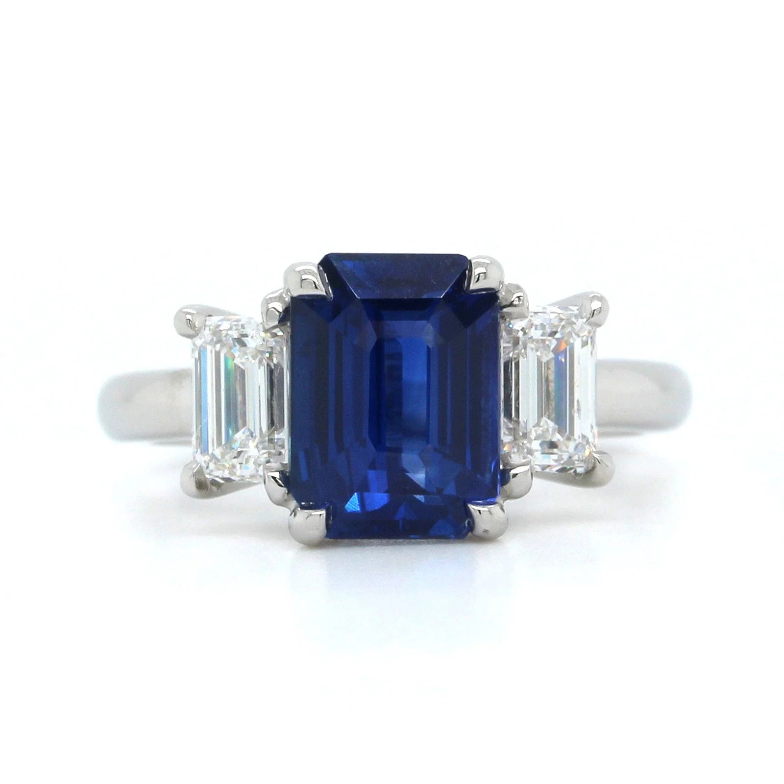 Platinum Emerald Cut Sapphire Diamond 3 Stone Ring - Image 4