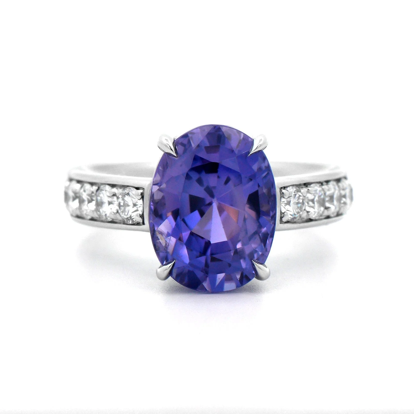 18K White Gold Oval Sapphire and Diamond Ring - Image 4