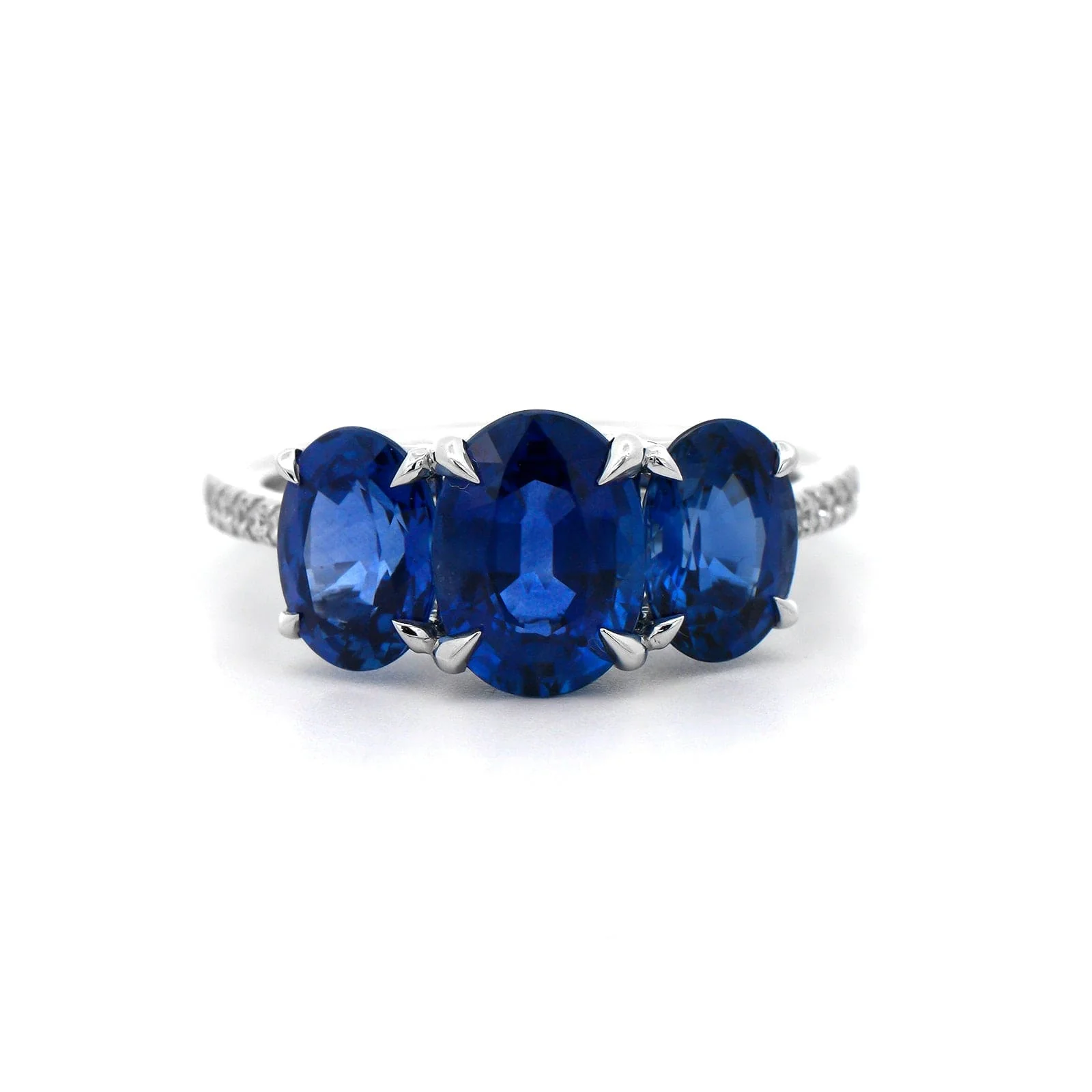 18K White Gold Three Stone Oval Blue Sapphire and Diamond Ring - Image 5