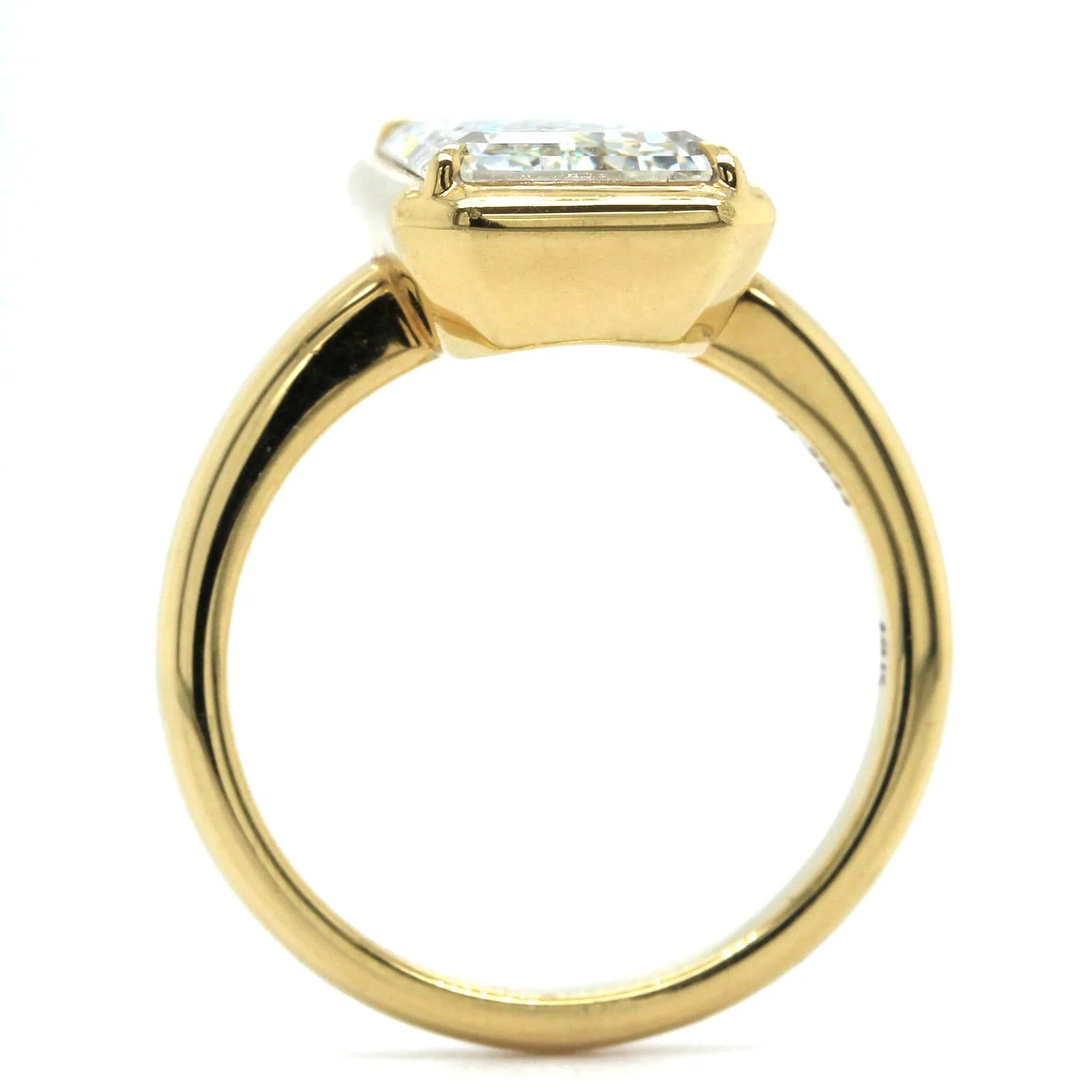 18K Yellow Gold Emerald Cut Diamond Engagement Ring - Image 3