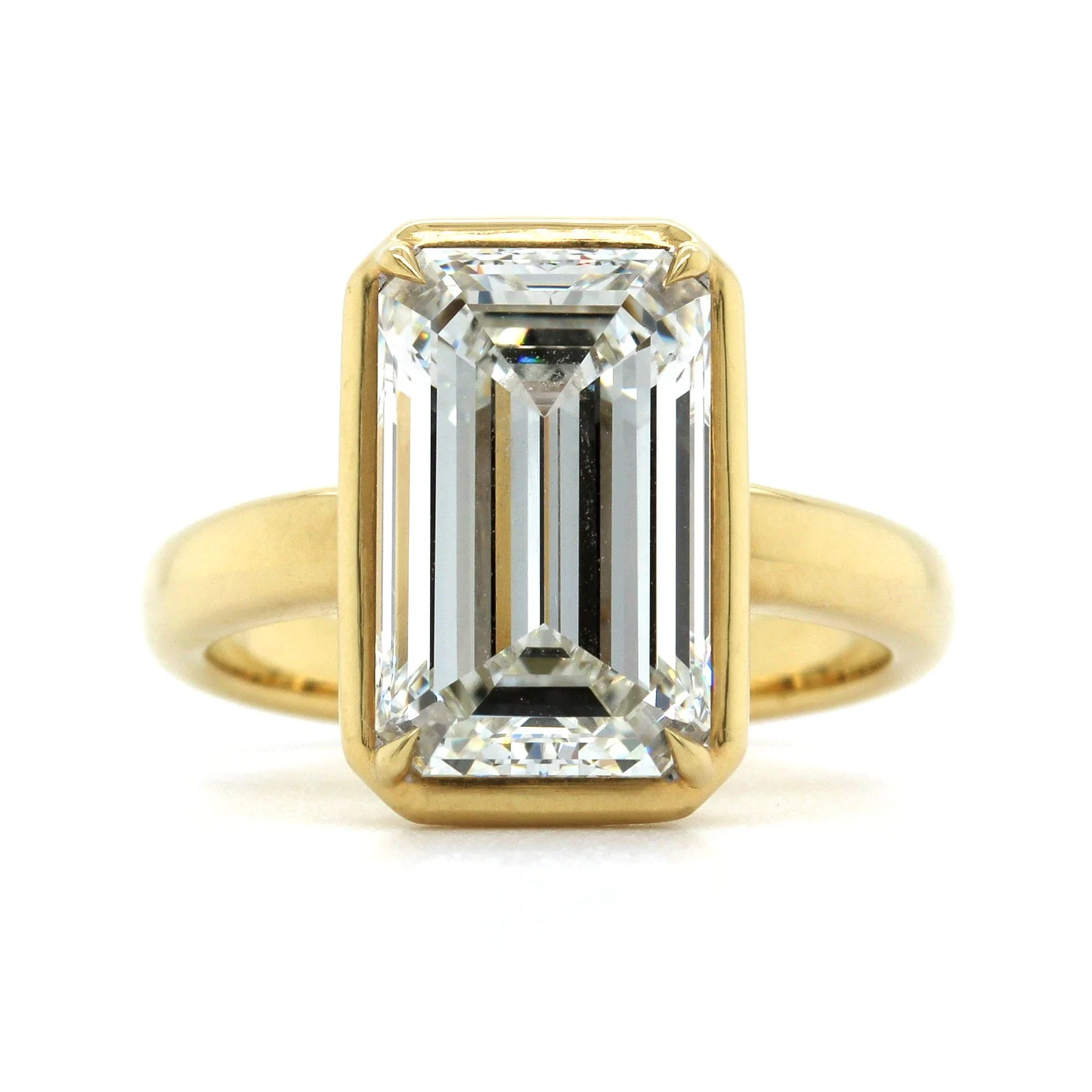 18K Yellow Gold Emerald Cut Diamond Engagement Ring - Image 5