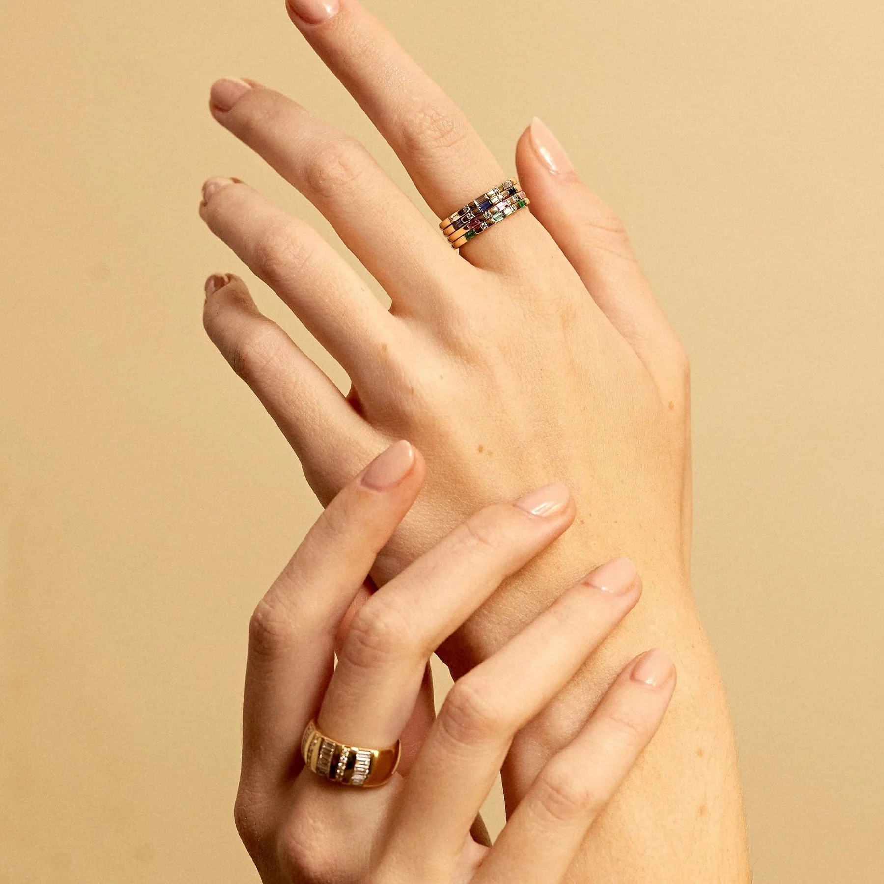 Sorellina 18K Yellow Gold Baguette Shaped Sapphire and Diamond Single Row Tarot Ring - Image 3
