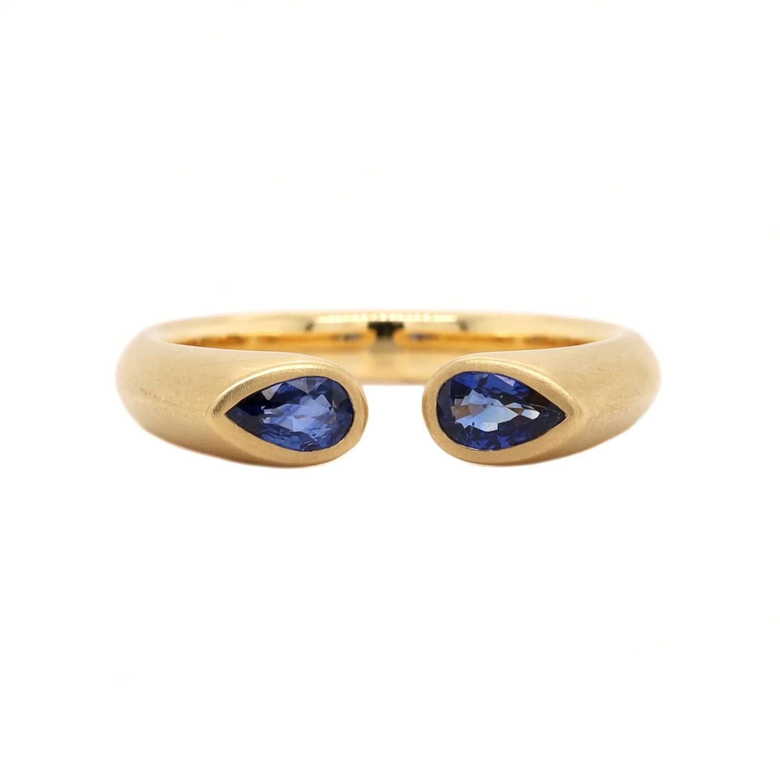 18K Yellow Gold Pear Shaped Blue Sapphire Huggie Ring