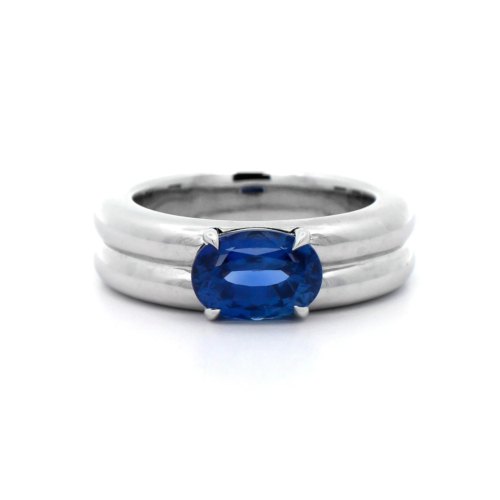 18K White Gold Oval Blue Sapphire Bubble Ring - Image 5