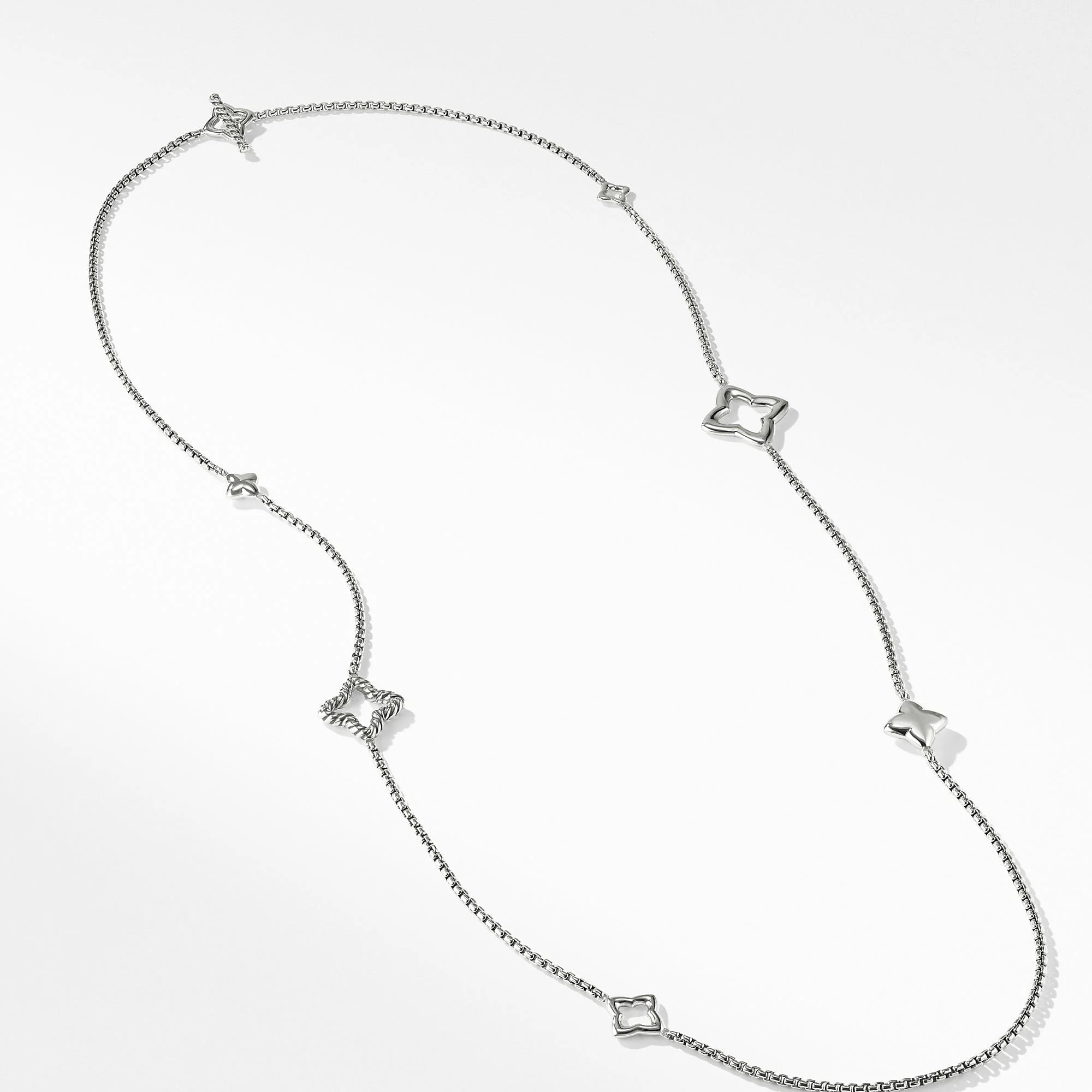 Quatrefoil Chain Necklace - Image 3