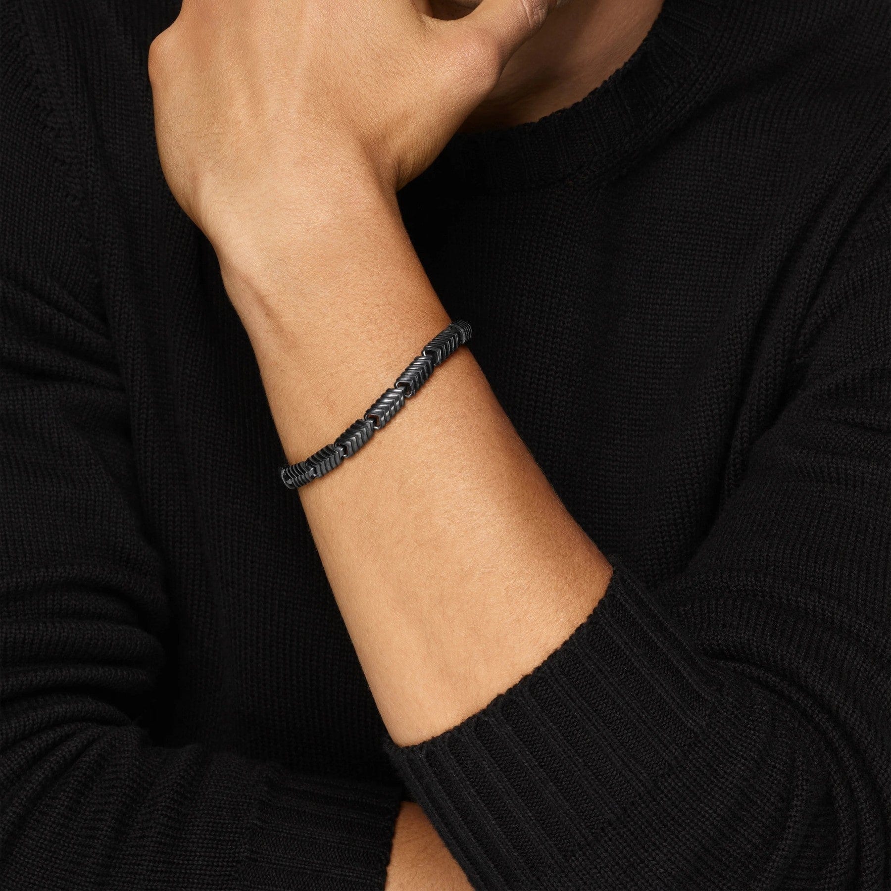 Chevron Link Bracelet Black Titanium, 7.6mm - Image 2