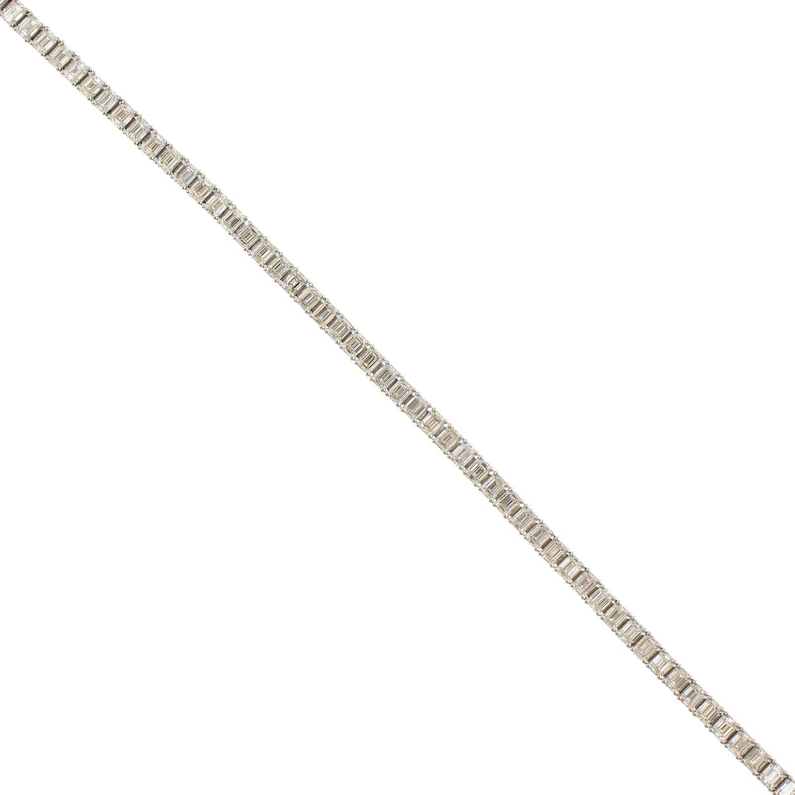 18K White Gold Emerald Cut Diamond Tennis Bracelet - Image 2