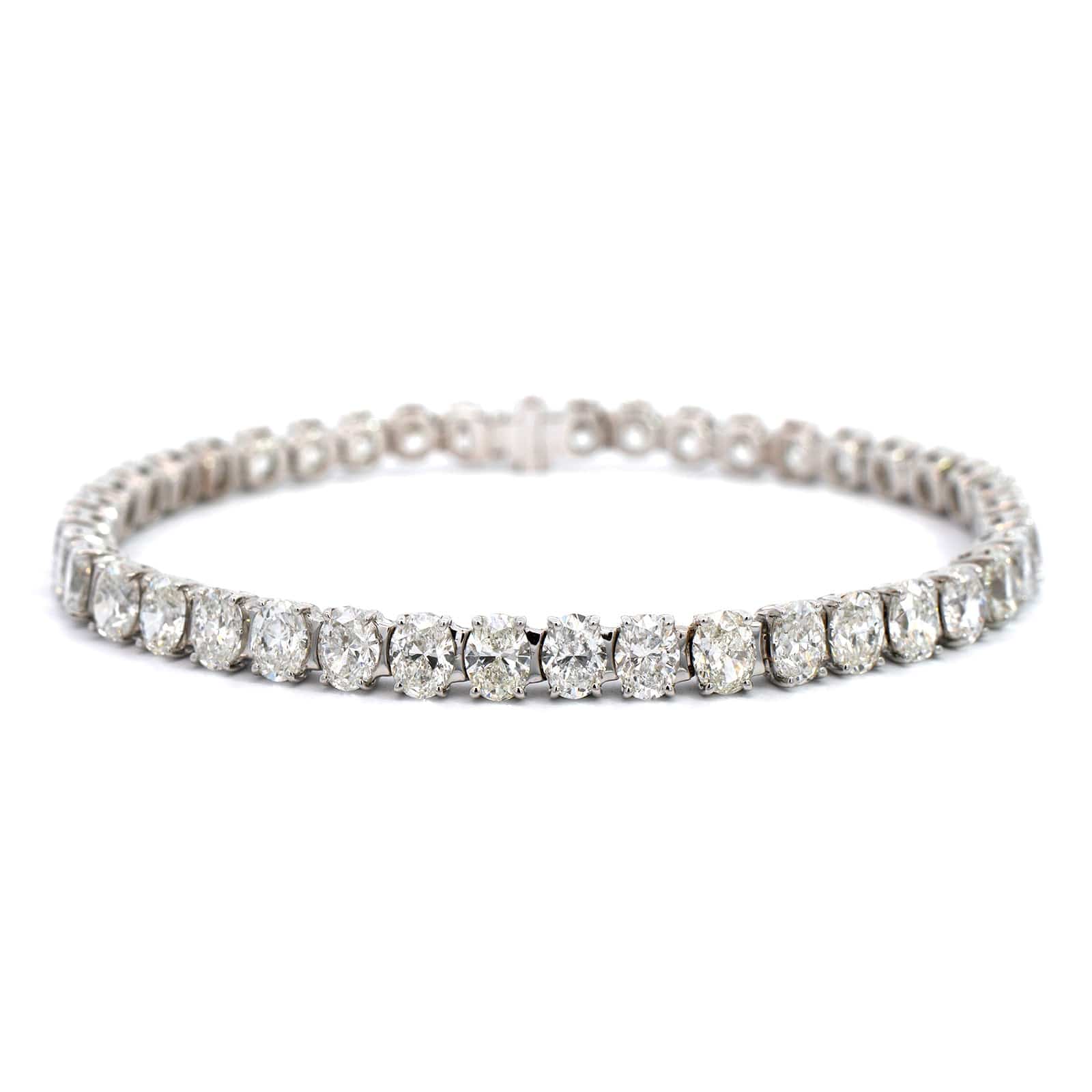 18K White Gold 4 Prong Diamond Tennis Bracelet - Image 4