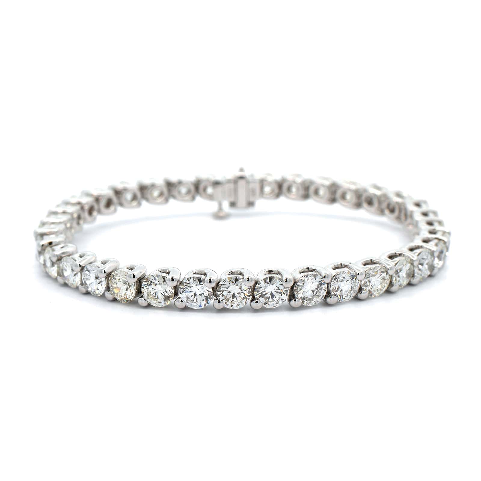 18K White Gold Shared Prong Diamond Tennis Bracelet - Image 4