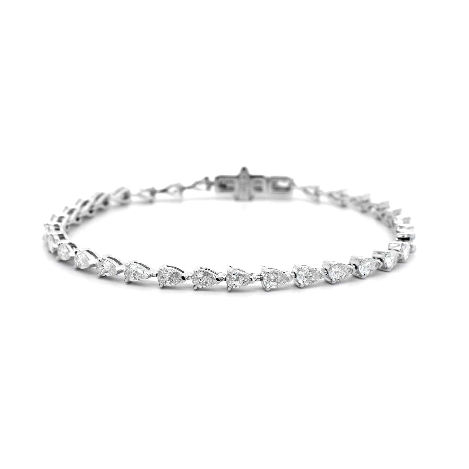 18K White Gold Pear Shaped Diamond Tennis Bracelet - Image 4