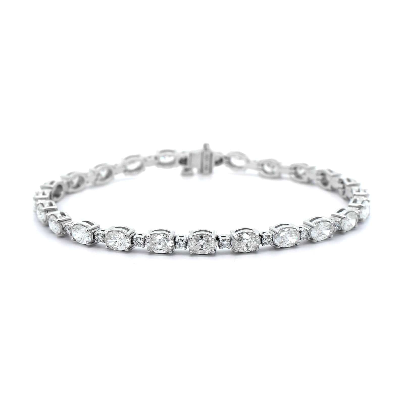 18K White Gold Round and Oval Diamond Tennis Bracelet - Image 4
