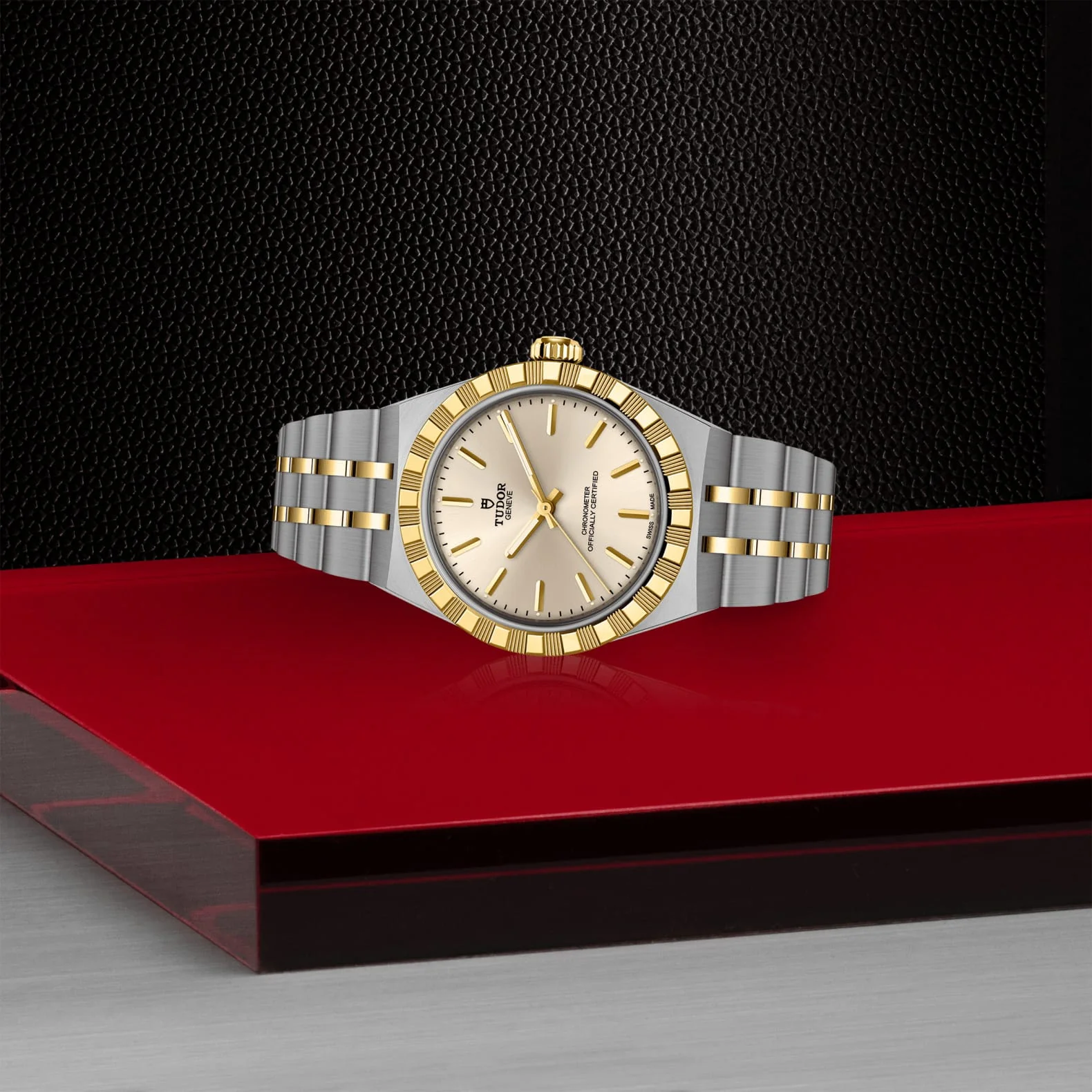 TUDOR Royal 30mm Steel and Yellow Gold M2830A1A3-0003 - Image 3