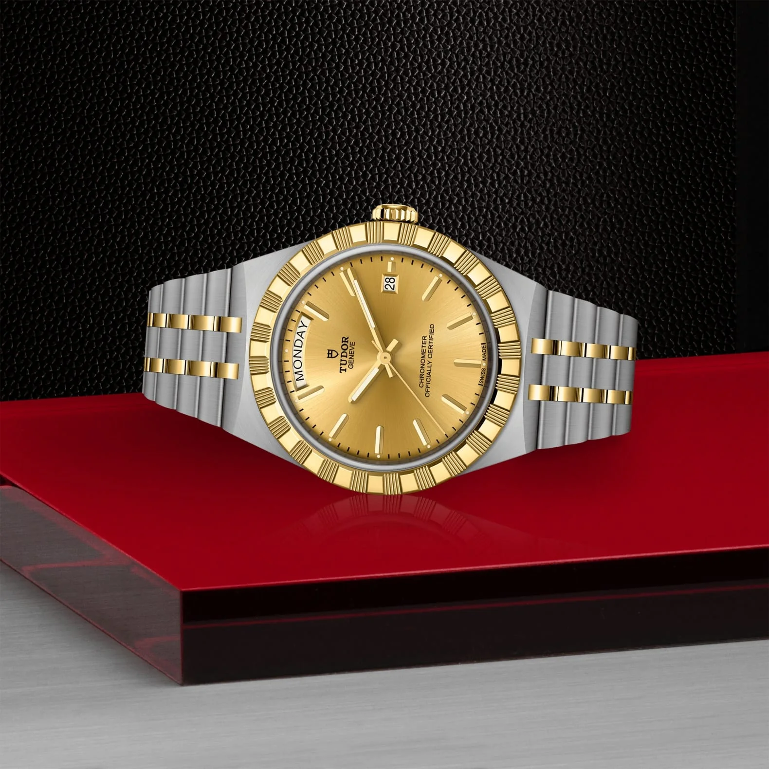TUDOR Royal 40mm Steel and Yellow Gold M2840D1A3-0002 - Image 3