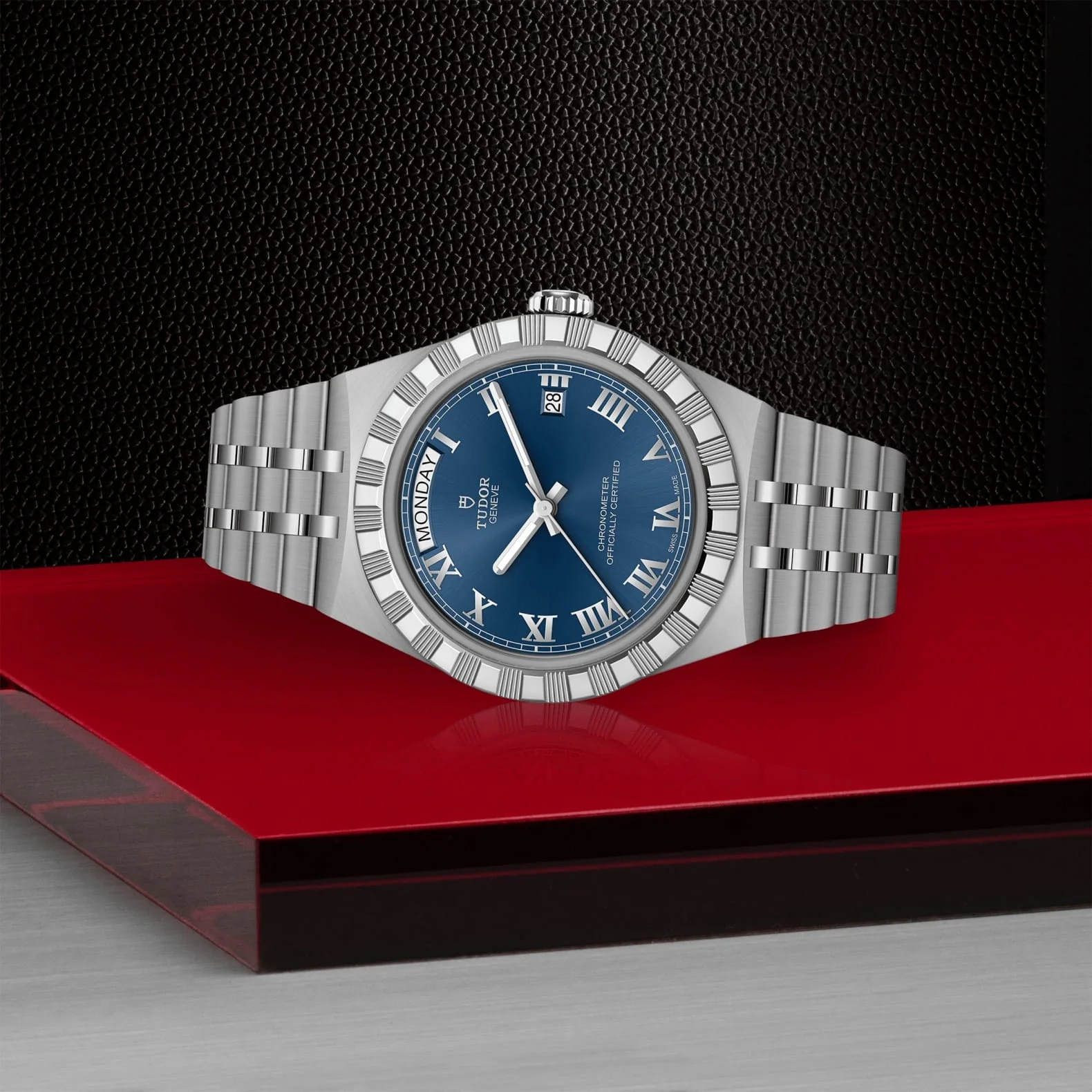 TUDOR Royal 40mm Steel M2840D1A0-0002 - Image 3
