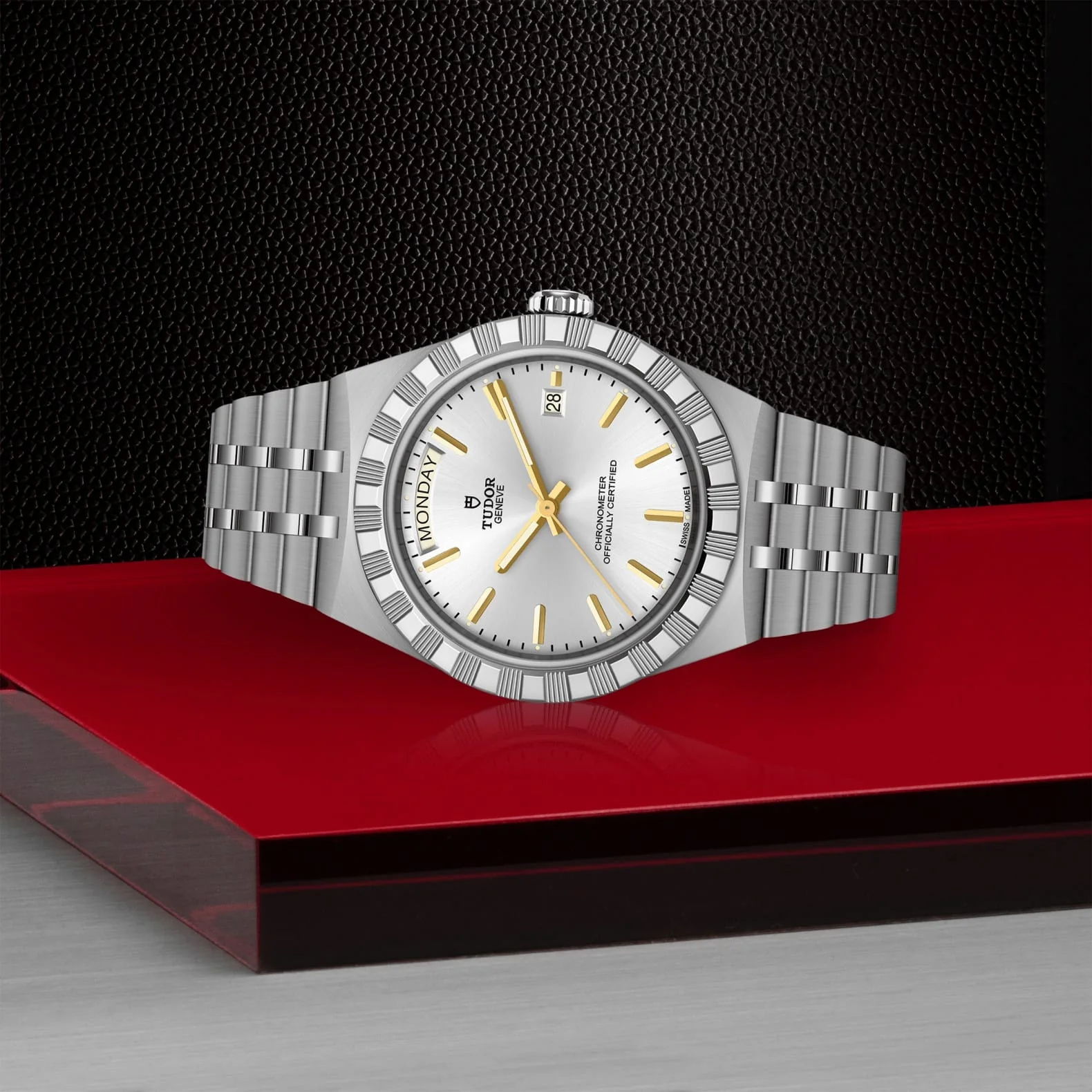 TUDOR Royal 40mm Steel M2840D1A0-0004 - Image 3