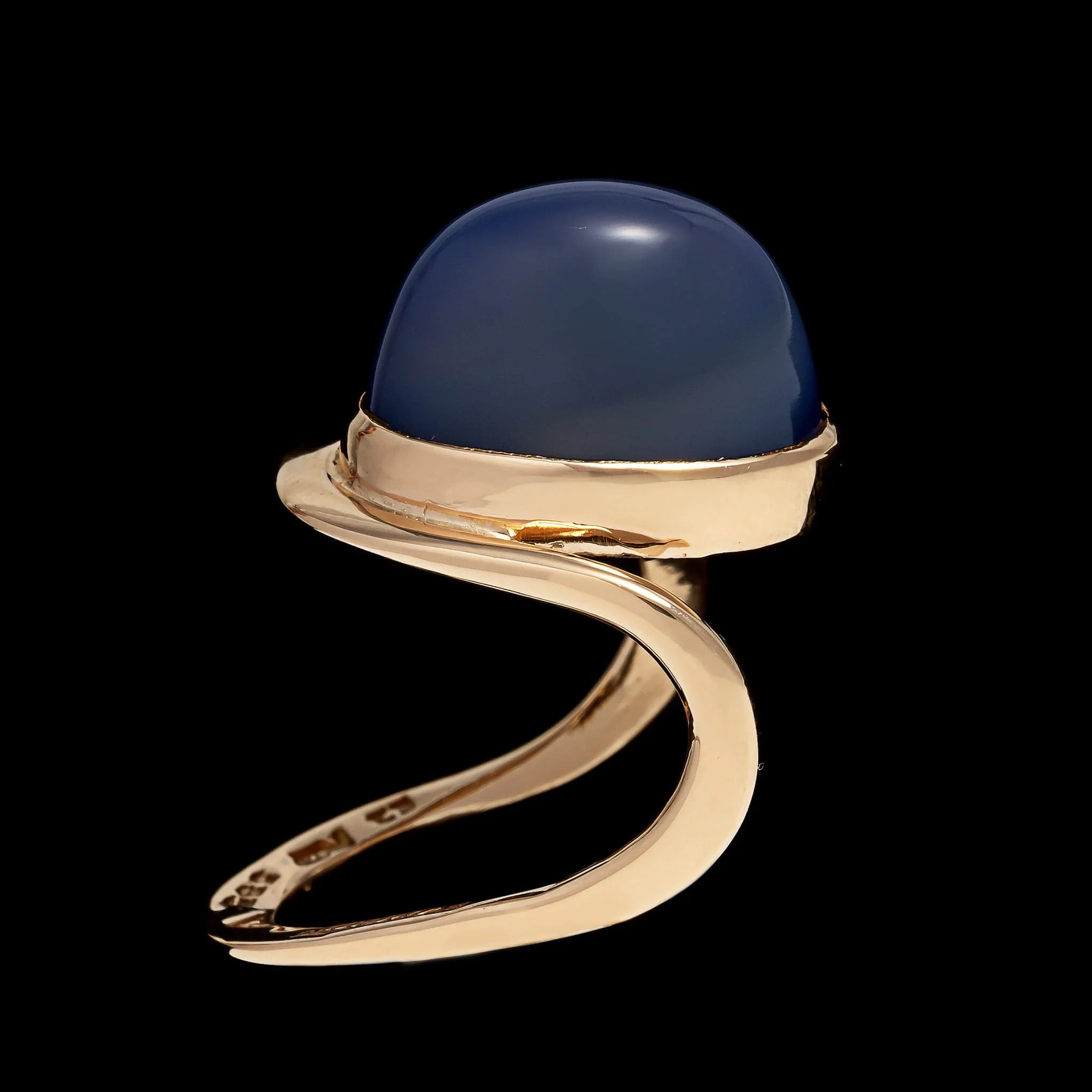 Vintage Tone Vigeland 14K Yellow Gold Estate Chalcedony Ring - Image 2