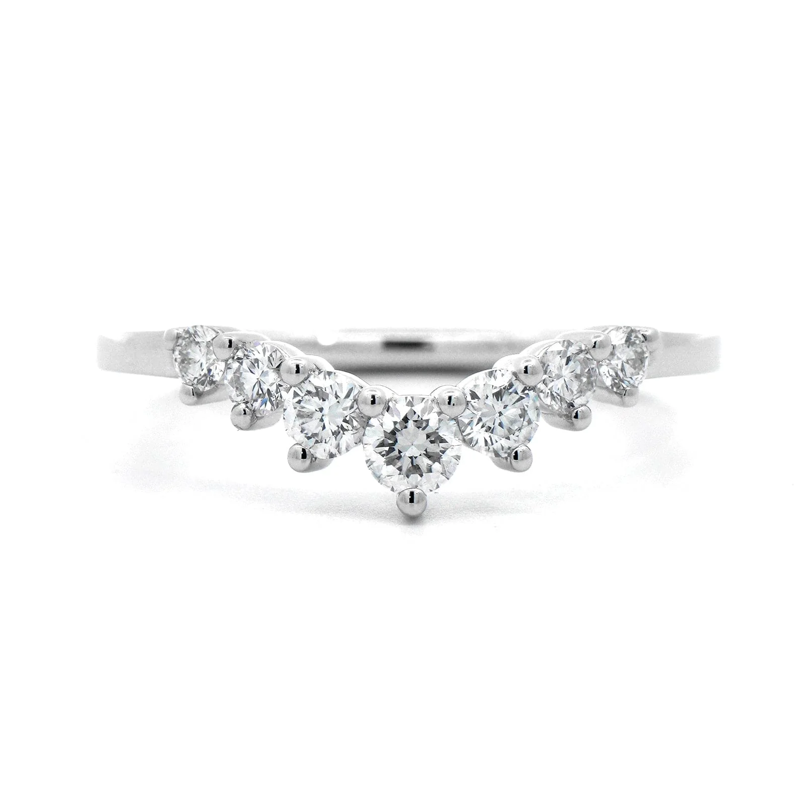 18K White Gold V Shaped 3 Prong Diamond Wedding Ring - Image 5